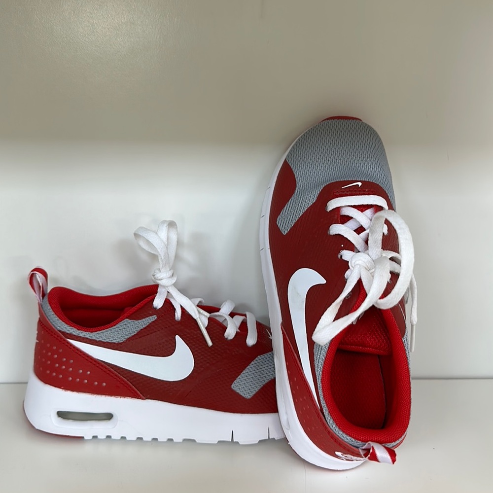 Kids Nike Air, size 13.5, New no Tags.